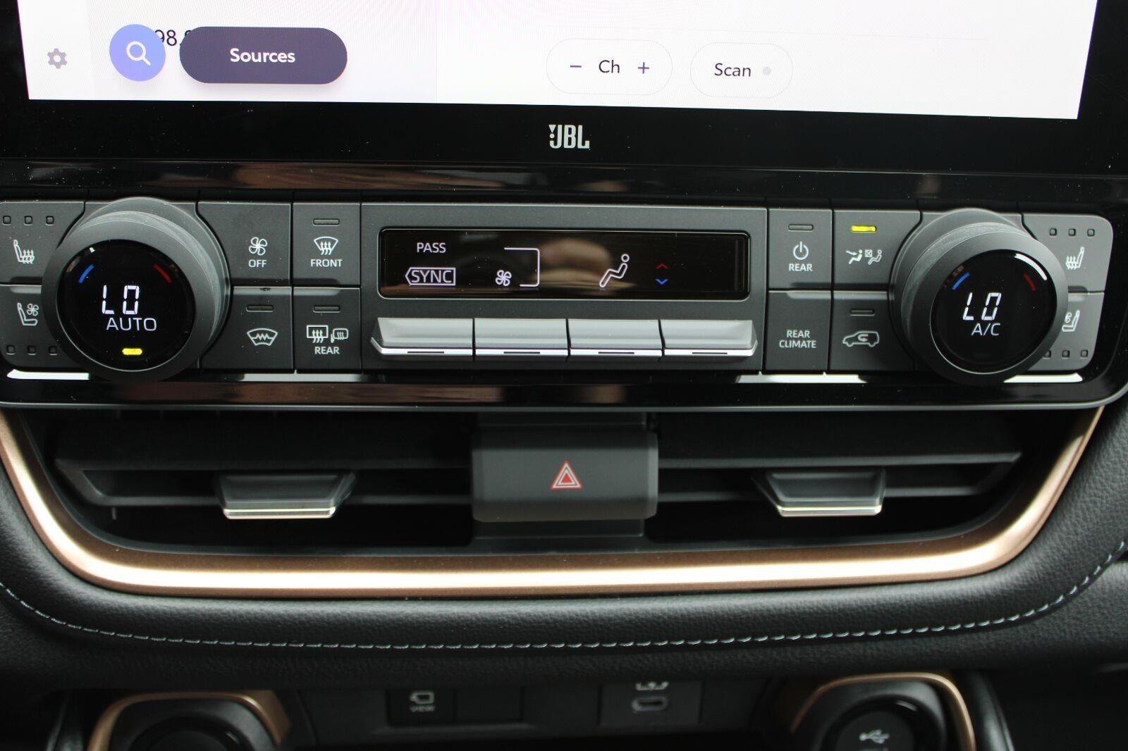 Used 2025 Toyota Grand Highlander AWD Hybrid image 23