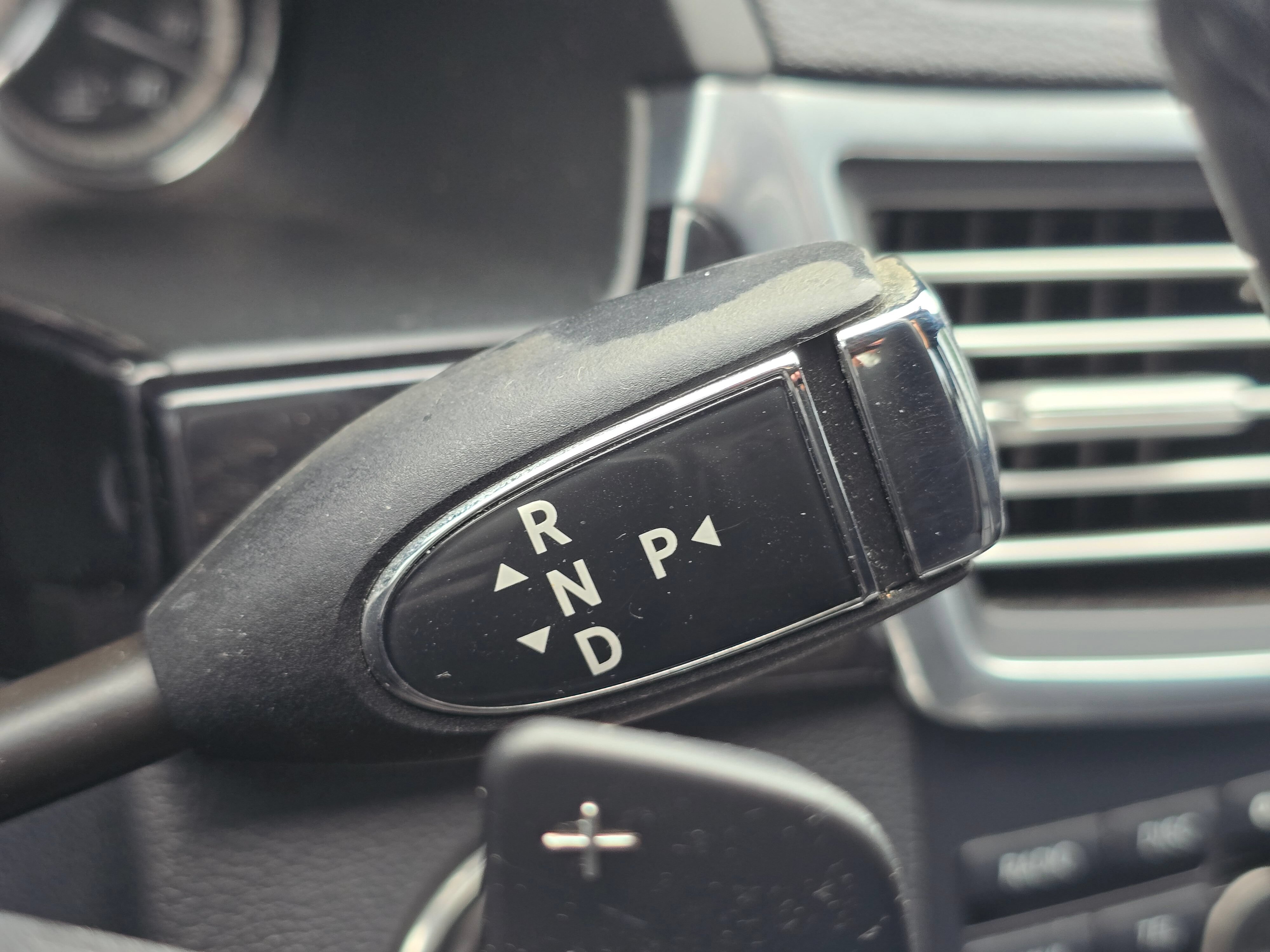 Used 2010 Mercedes-Benz E 350 4MATIC Sedan image 29