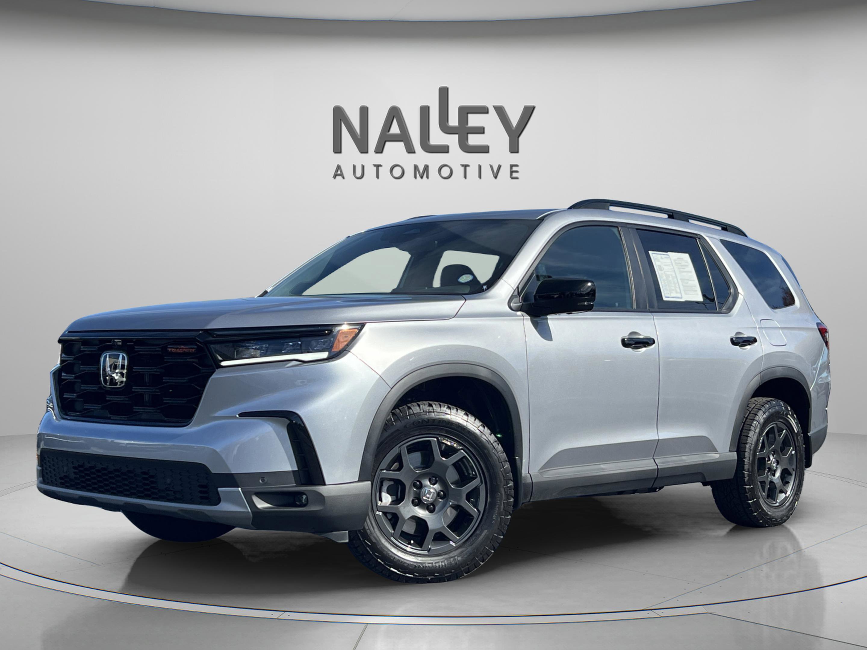 Certified 2025 Honda Pilot TrailSport image 1