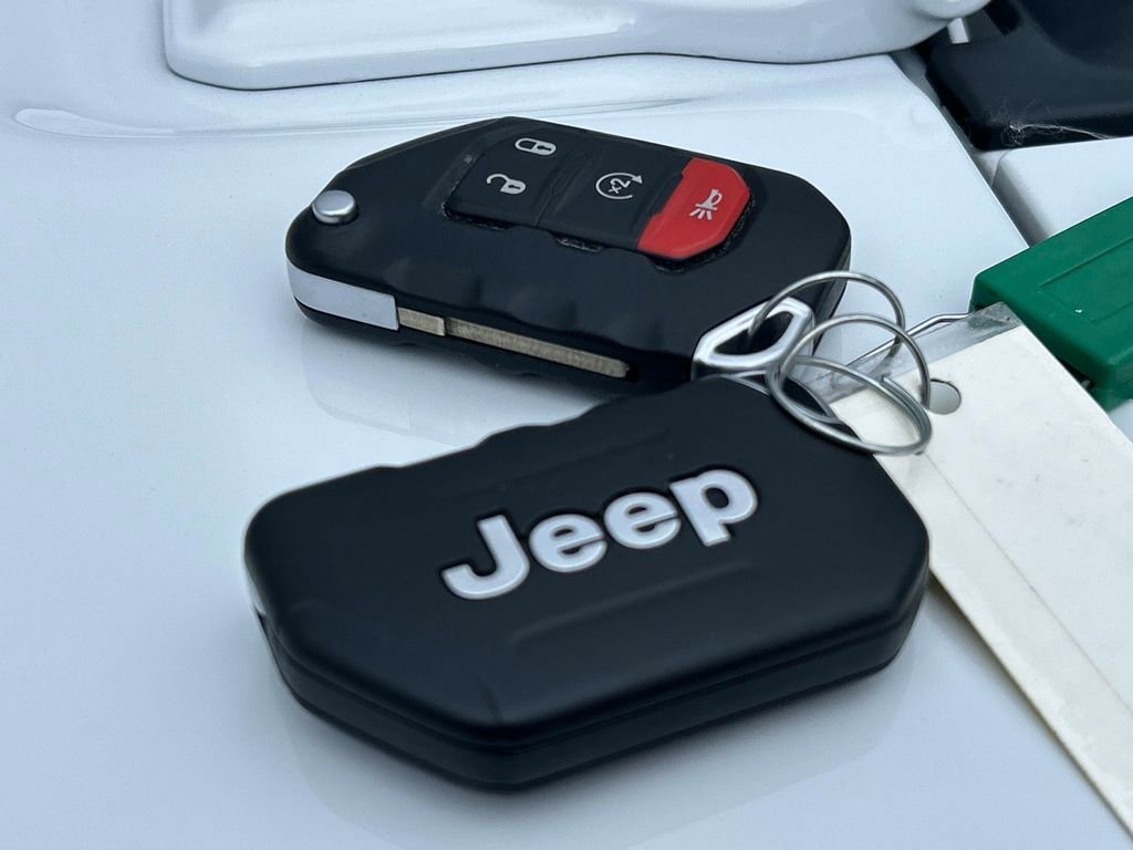 Used 2024 Jeep Wrangler High Altitude AWD/4WD image 12