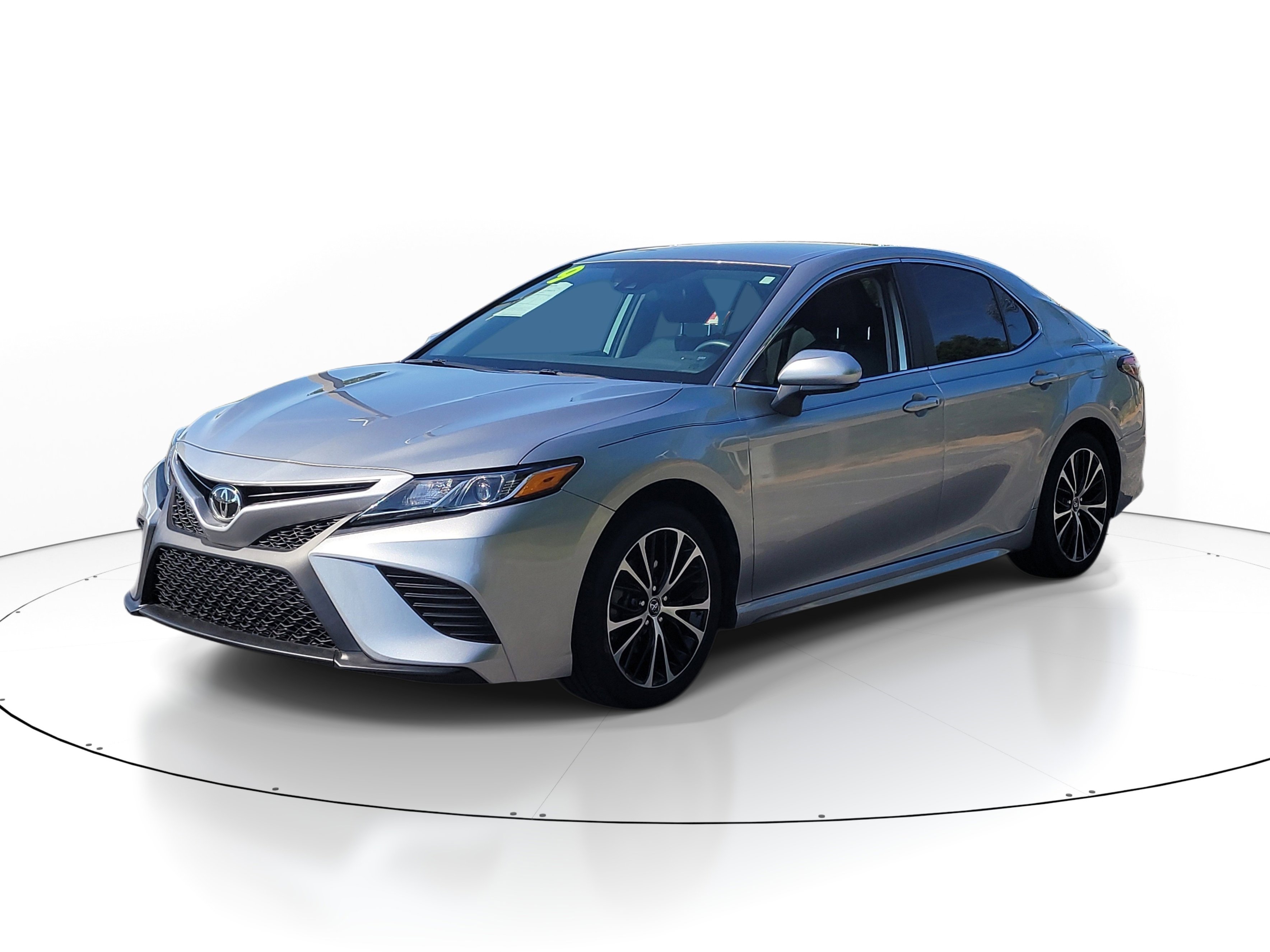 Used 2019 Toyota Camry SE FWD image 3