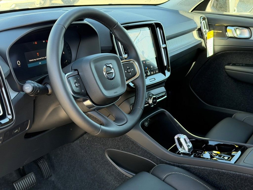 New 2026 Volvo XC40 B5 Ultra w/ Protection Package Premier image 20