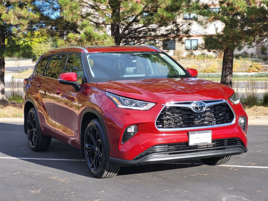 Used 2022 Toyota Highlander Limited AWD/4WD image 3