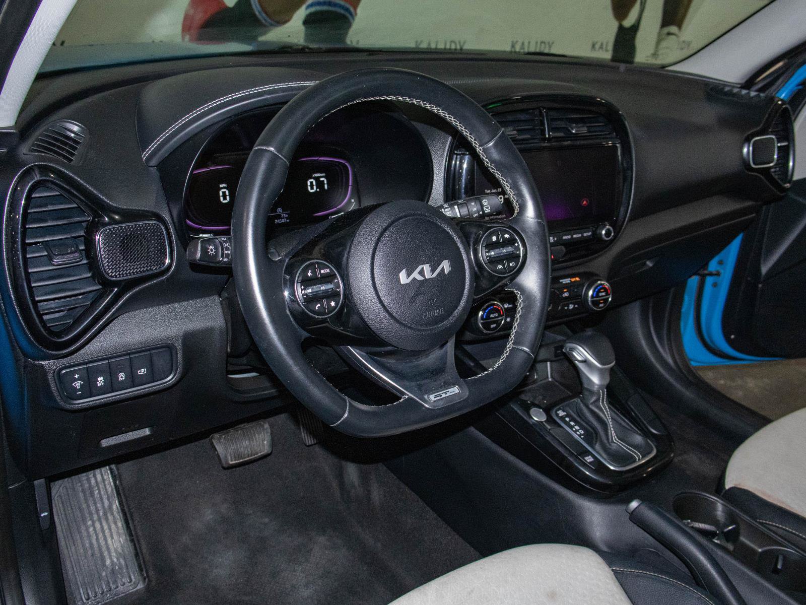 Used 2023 Kia Soul GT-Line FWD image 6