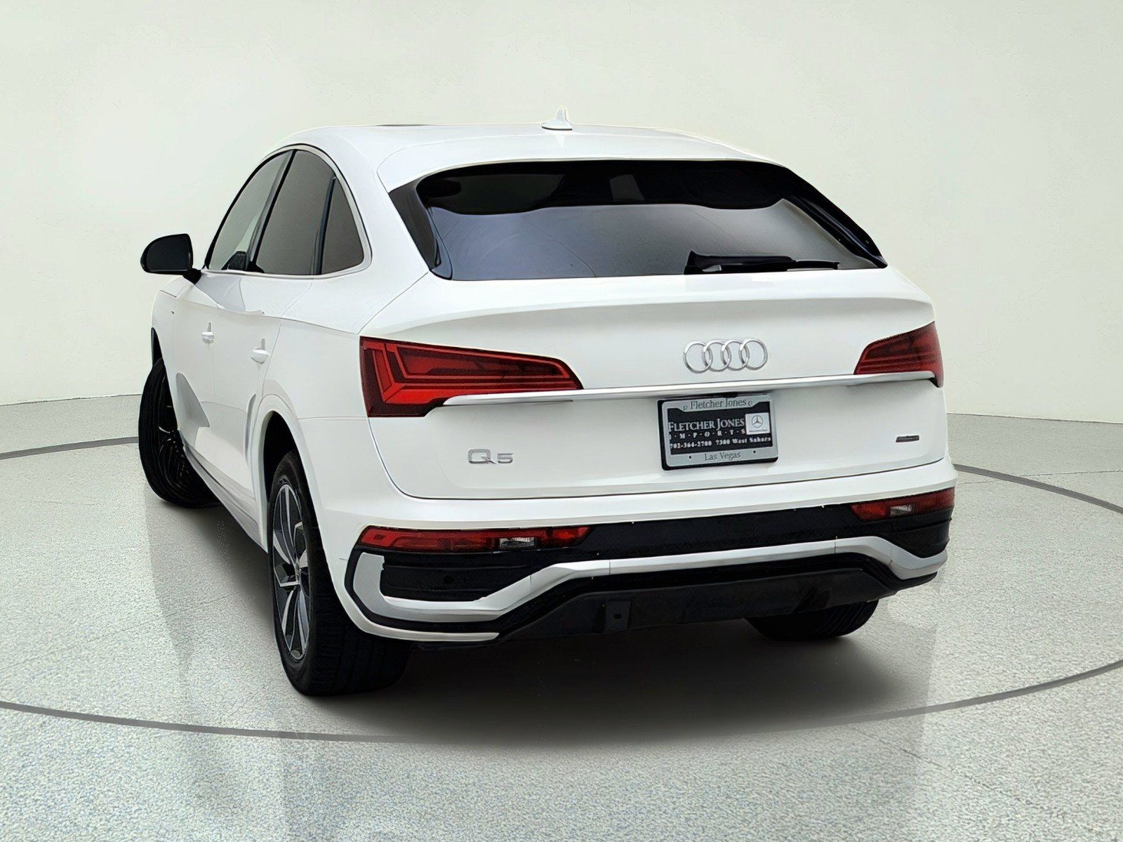 Used 2023 Audi Q5 2.0T Premium w/ Convenience Package AWD/4WD image 11