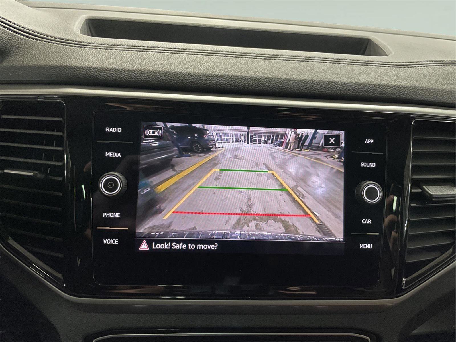 Used 2023 Volkswagen Atlas SE image 31