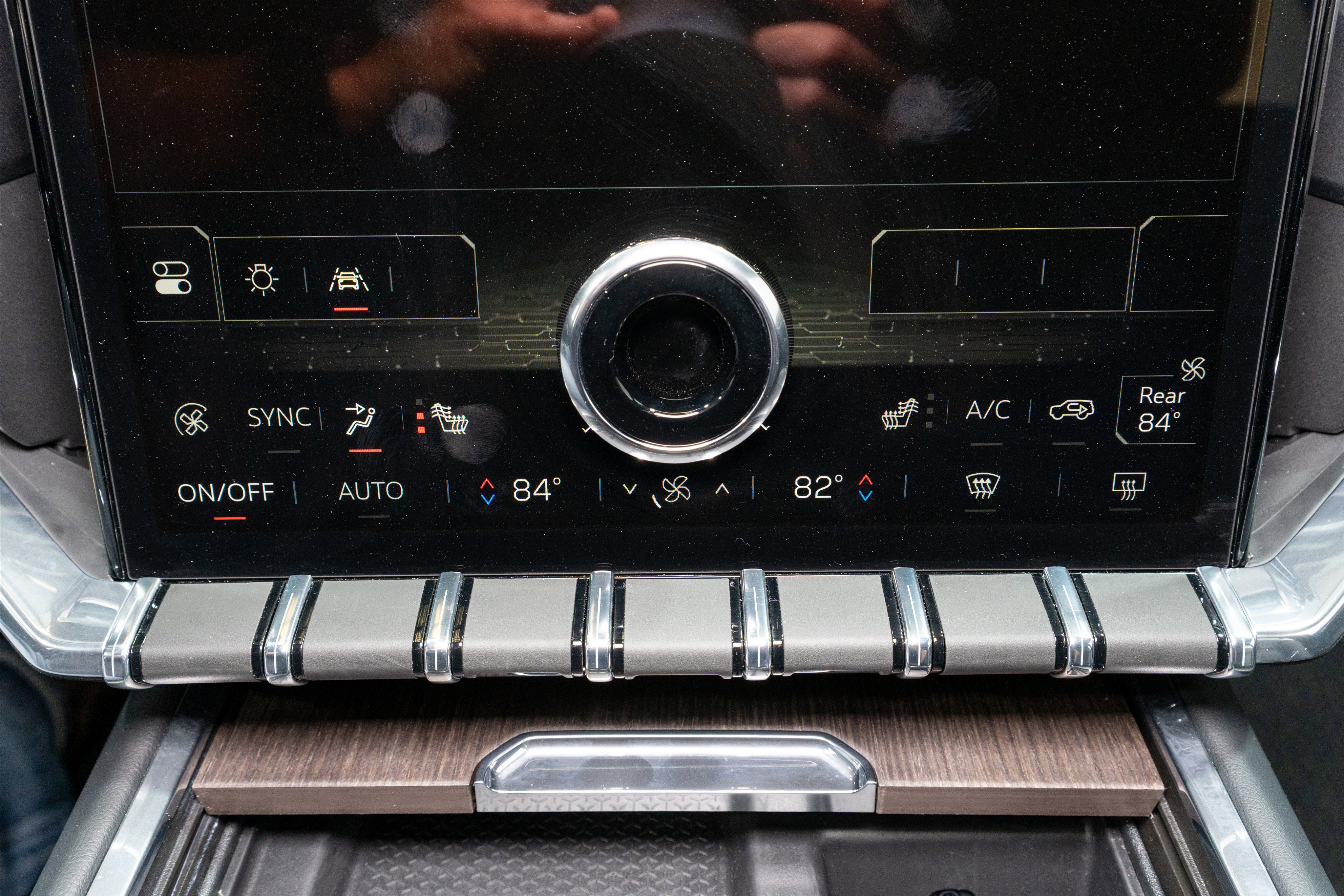 Used 2024 GMC Acadia Denali w/ Super Cruise Package image 23