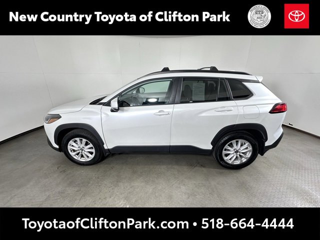 Used 2022 Toyota Corolla Cross LE image 6