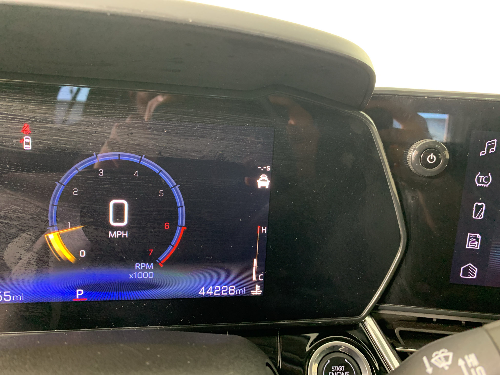 Used 2025 Chevrolet Trax ACTIV w/ Sunroof Package FWD image 23