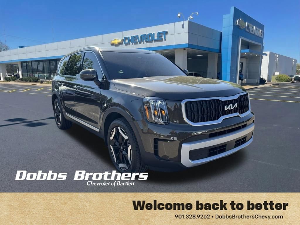 Used 2025 Kia Telluride EX w/ EX Captain's Chair Package image 1