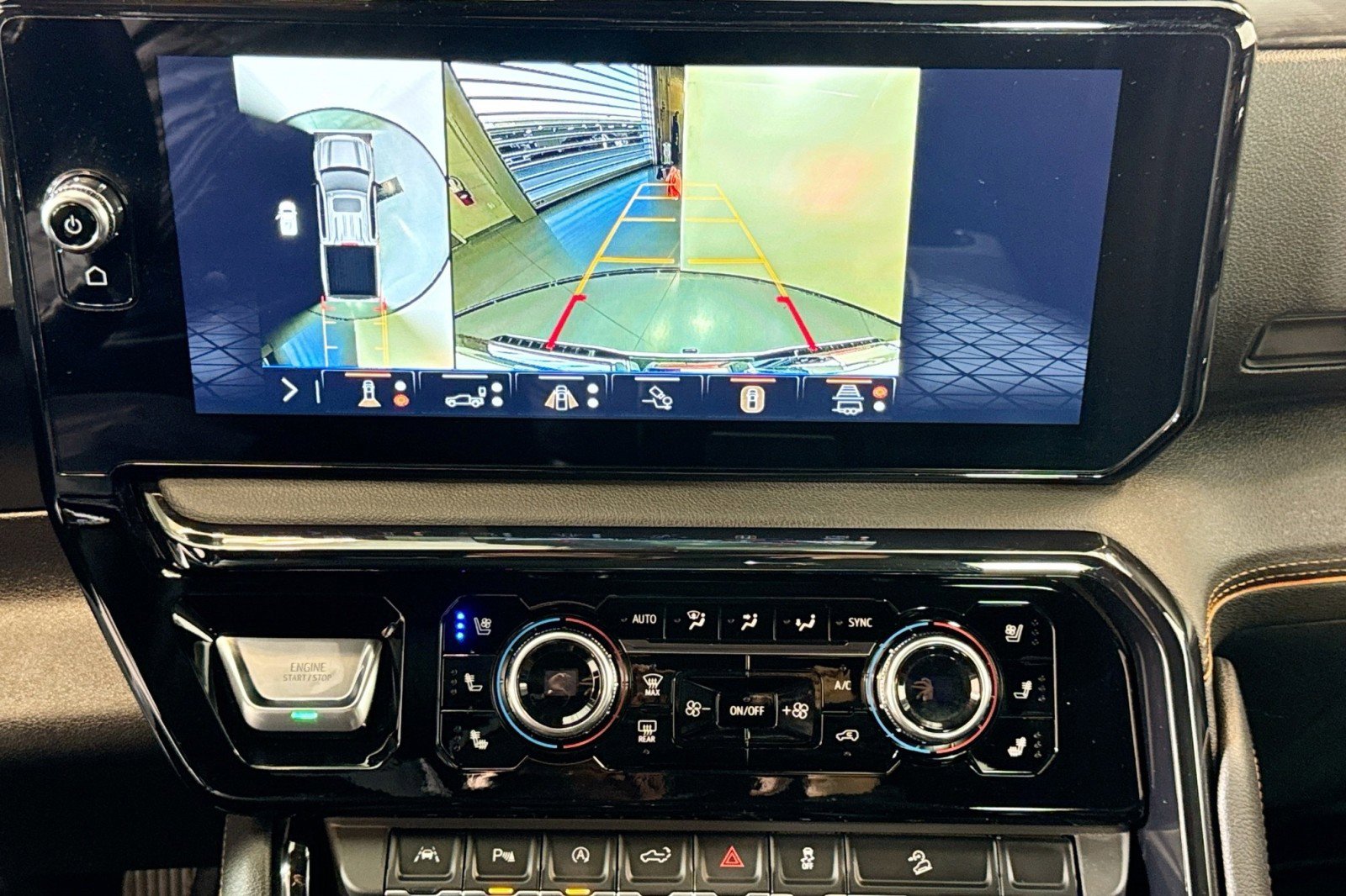 Used 2025 GMC Sierra 1500 AT4 image 14