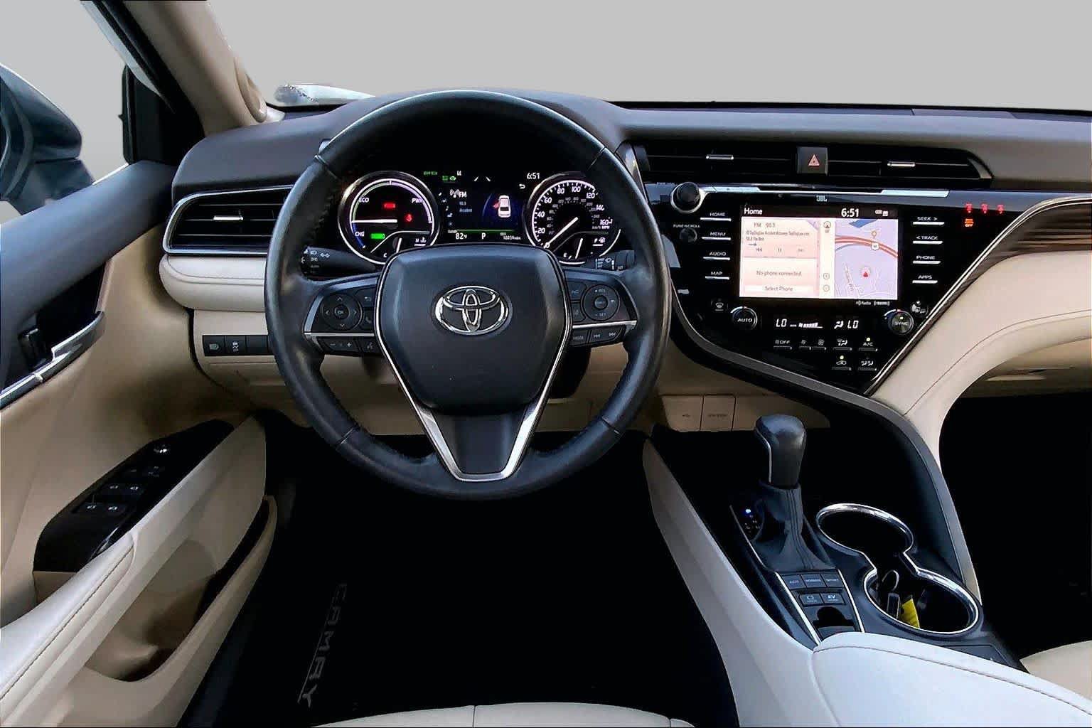 Used 2020 Toyota Camry XLE w/ Sunroof Package FWD image 6
