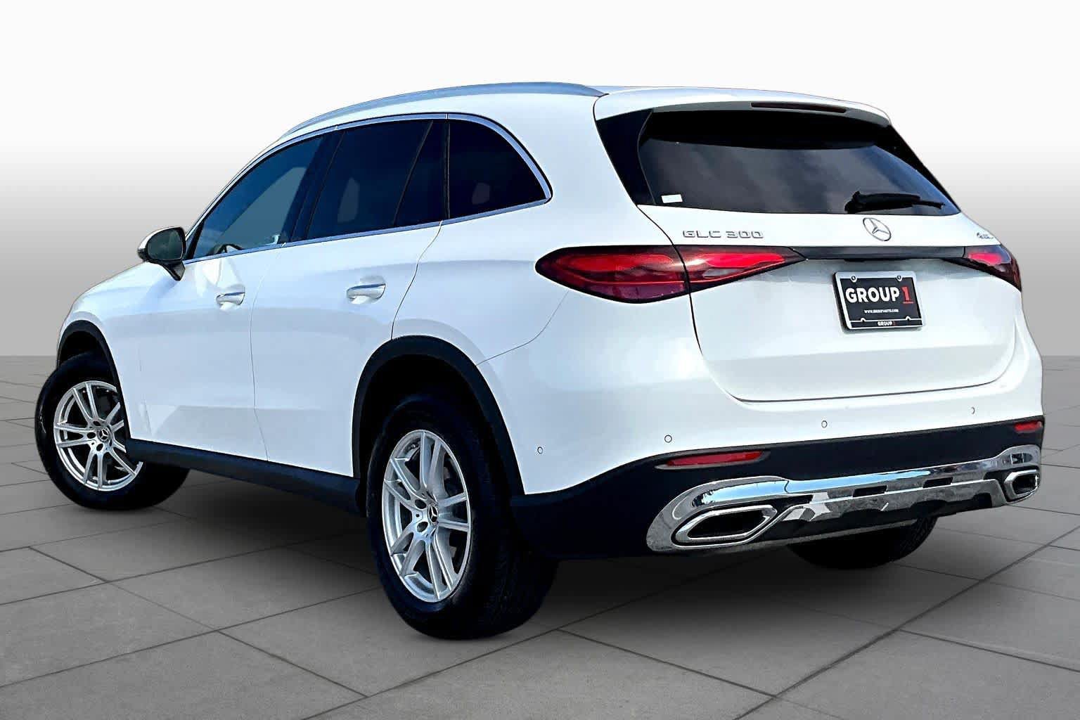 Used 2025 Mercedes-Benz GLC 300 4MATIC image 12
