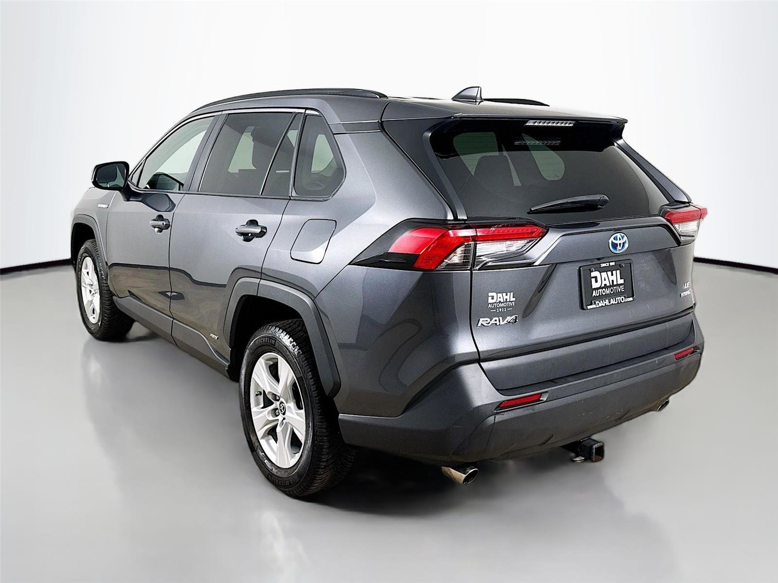 Used 2021 Toyota RAV4 LE image 10