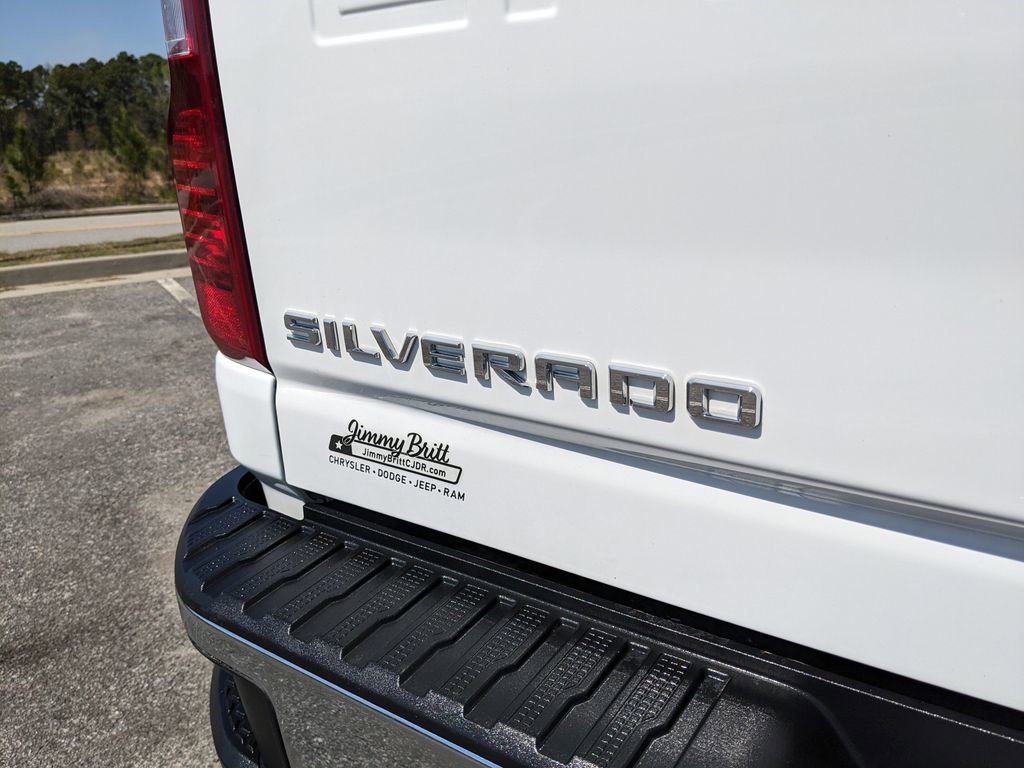 Used 2025 Chevrolet Silverado 2500 LT w/ Convenience Package image 25