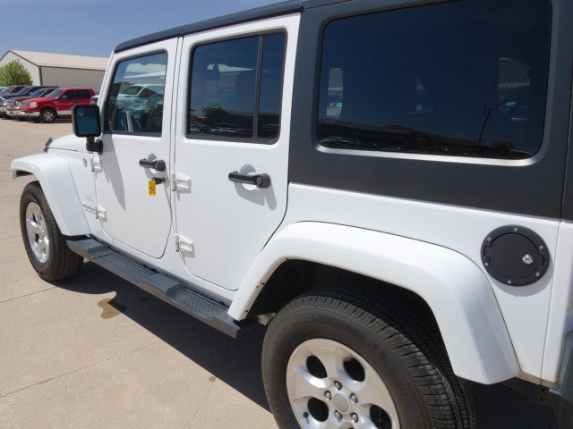 Used 2014 Jeep Wrangler Unlimited Sahara w/ Connectivity Group AWD/4WD image 8
