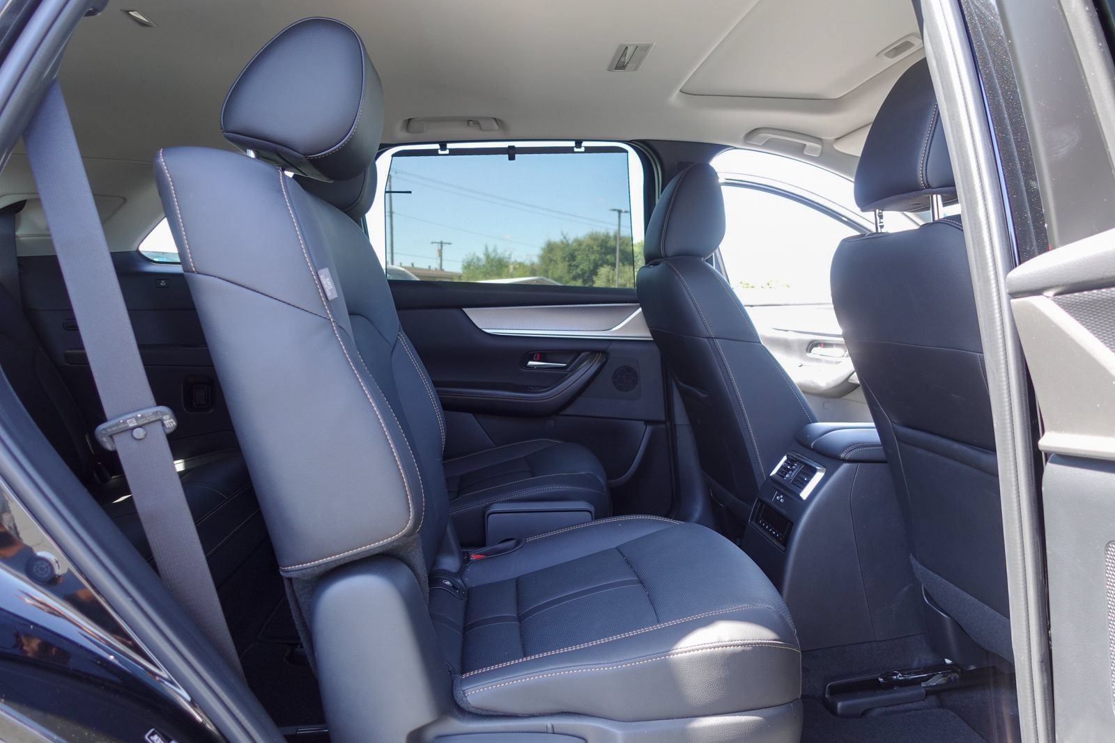 Certified 2024 MAZDA CX-90 Plug-In Hybrid w/ Preferred AWD/4WD image 16