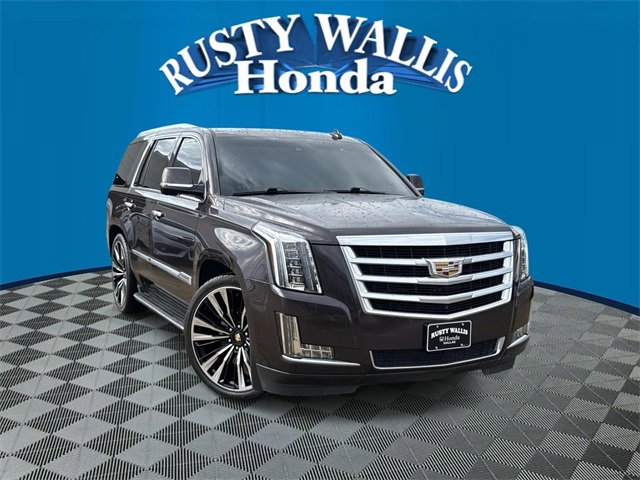 Used 2016 Cadillac Escalade Luxury image 1