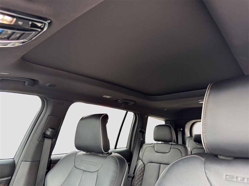 Used 2025 Jeep Grand Cherokee L Summit w/ Advanced Protech Group IV image 8