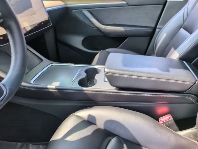 Used 2022 Tesla Model Y Long Range image 27