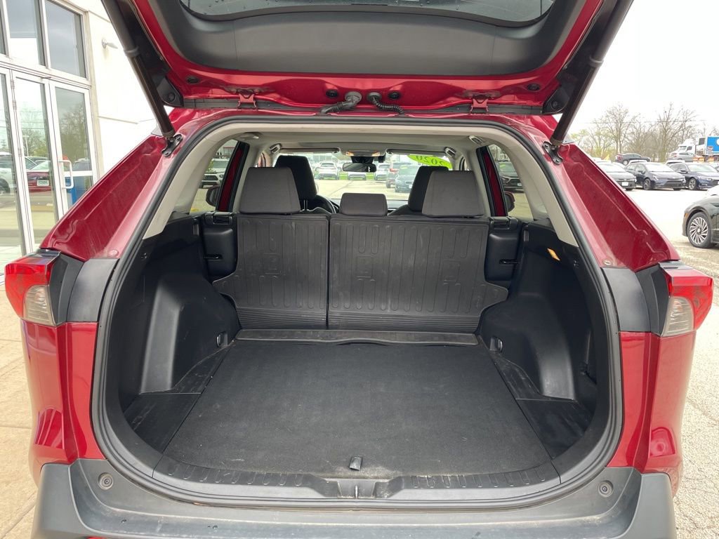 Used 2020 Toyota RAV4 XLE w/ Convenience Package AWD/4WD image 14