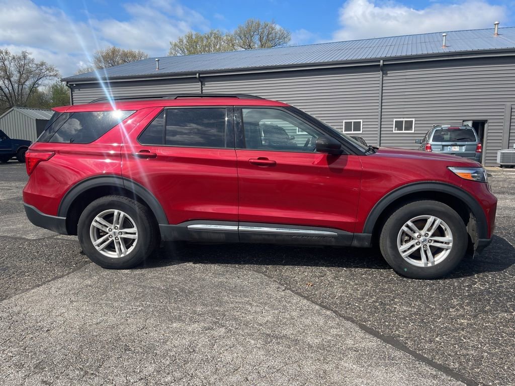 Used 2023 Ford Explorer XLT w/ Equipment Group 202A image 11