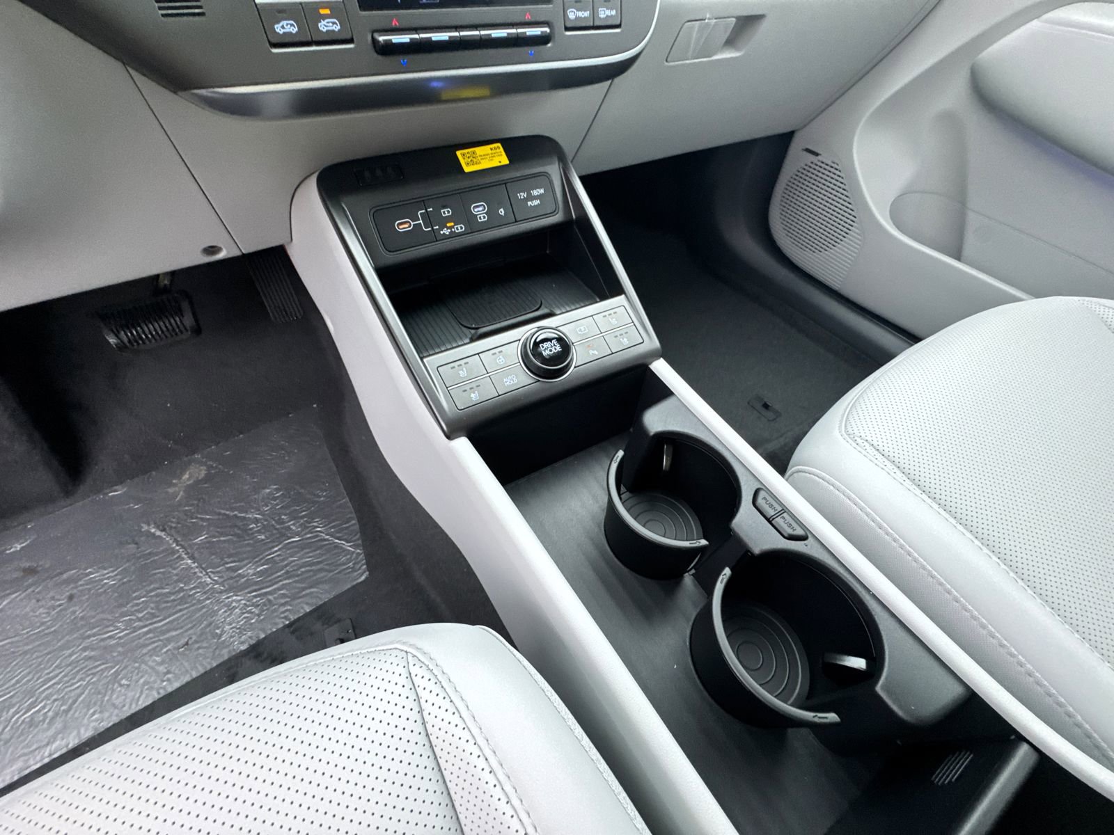 New 2026 Hyundai Kona Limited FWD image 32
