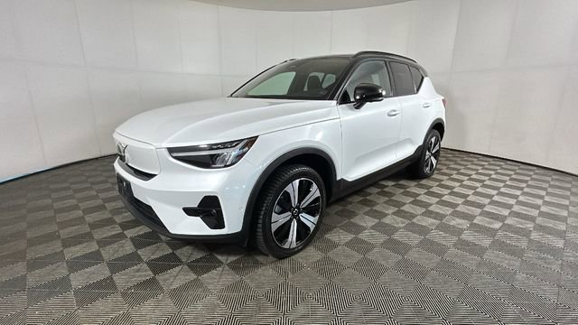 Used 2023 Volvo XC40 Recharge Plus AWD/4WD image 7