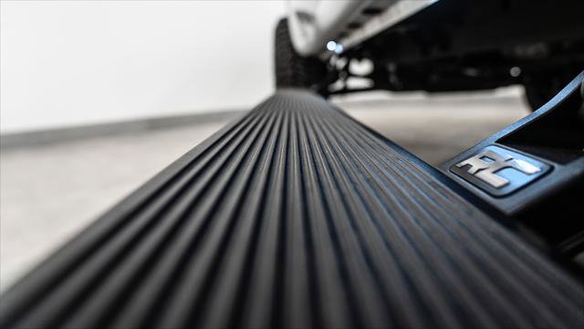 Used 2025 GMC Sierra 1500 AT4 image 16