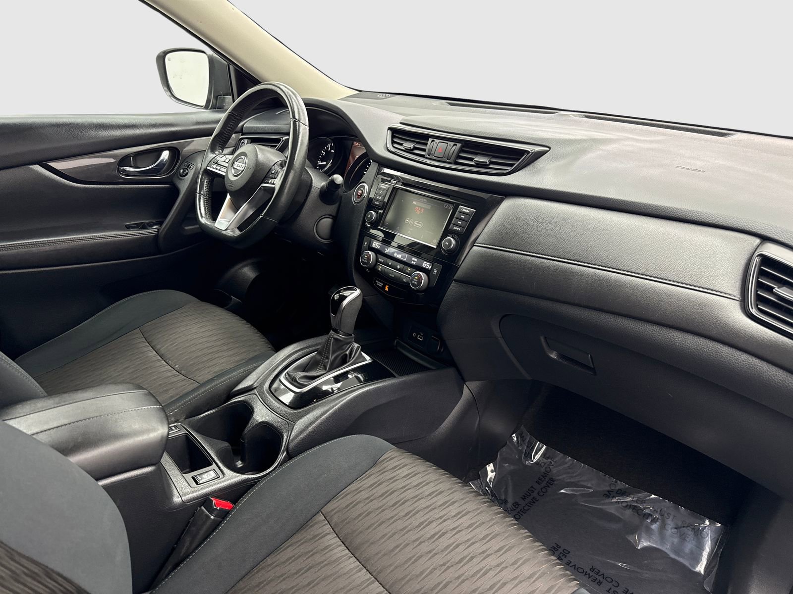 Used 2018 Nissan Rogue SV image 39