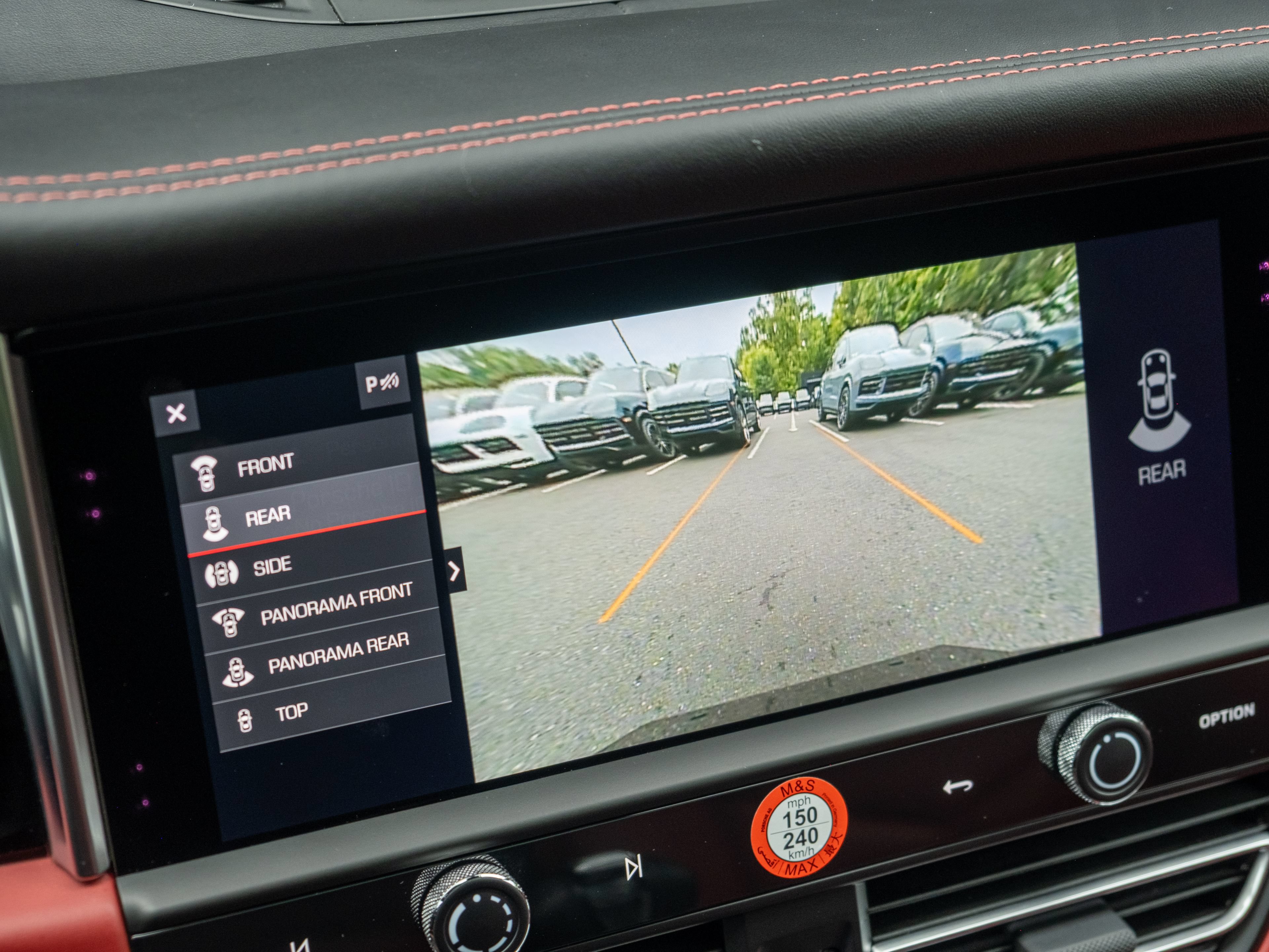 Certified 2024 Porsche Macan S AWD/4WD image 33
