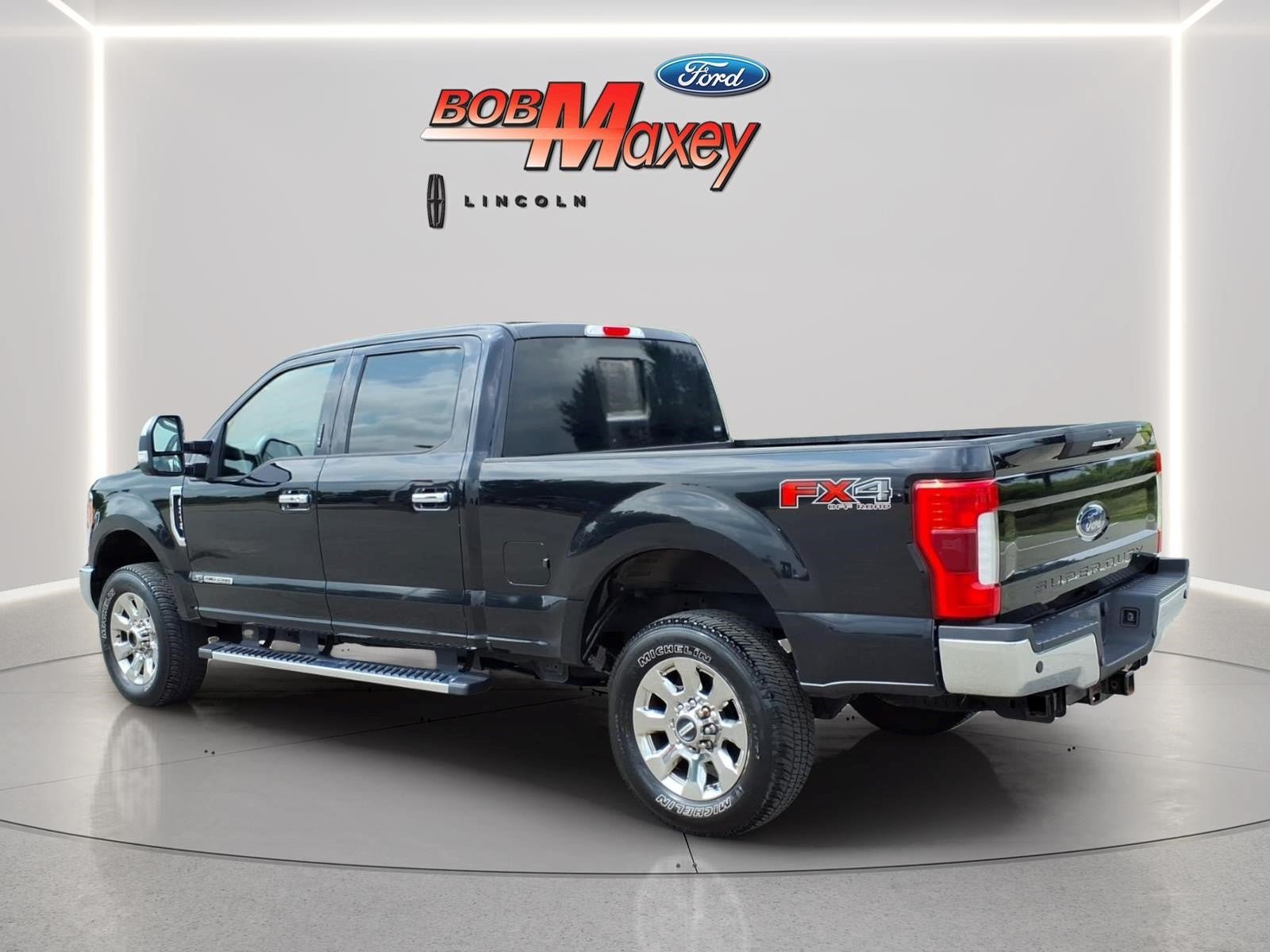 Used 2019 Ford F250 Lariat w/ Lariat Ultimate Package AWD/4WD image 7