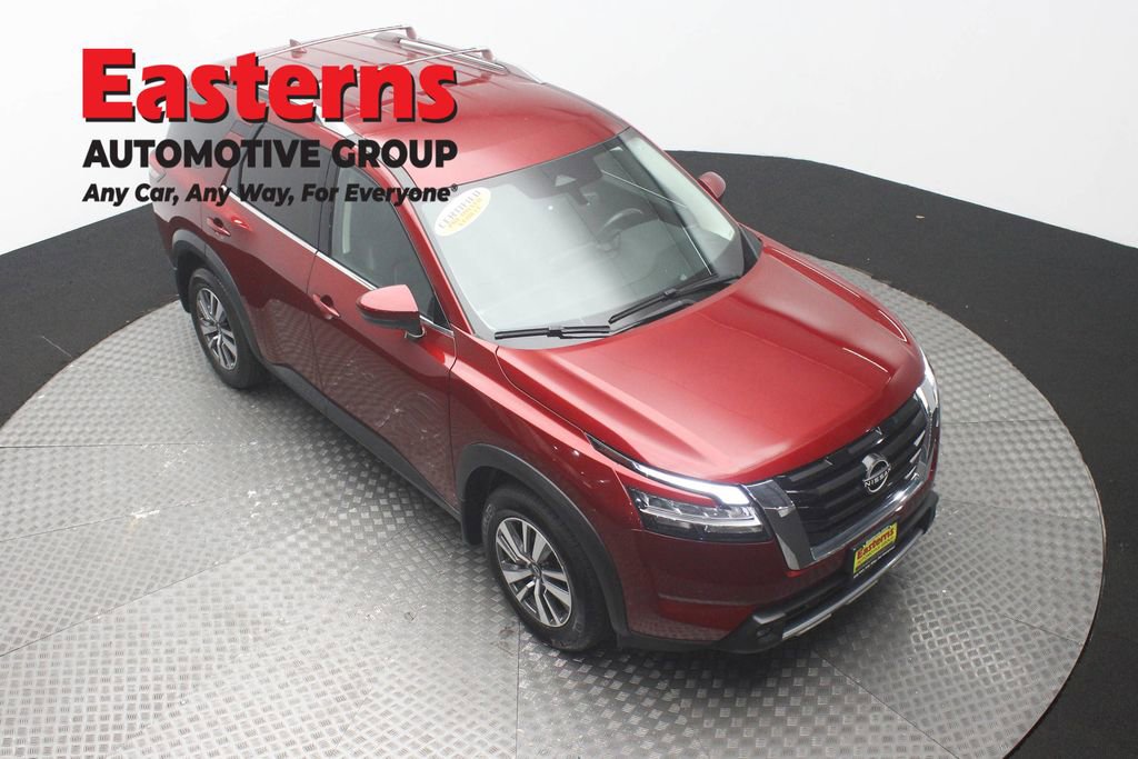 Used 2022 Nissan Pathfinder SL AWD/4WD image 3