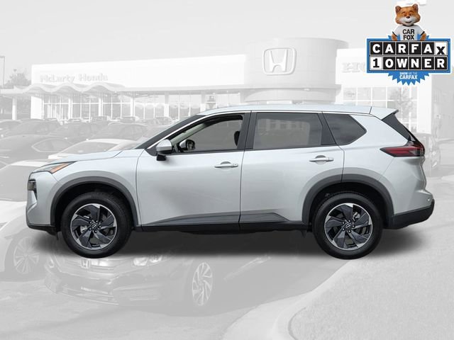 Used 2024 Nissan Rogue SV FWD image 2