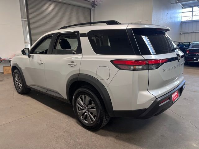 Used 2024 Nissan Pathfinder SV image 5