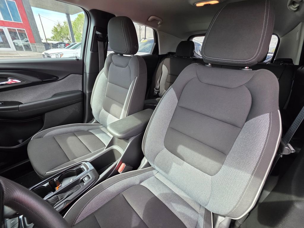 Used 2023 Chevrolet TrailBlazer LT FWD image 13