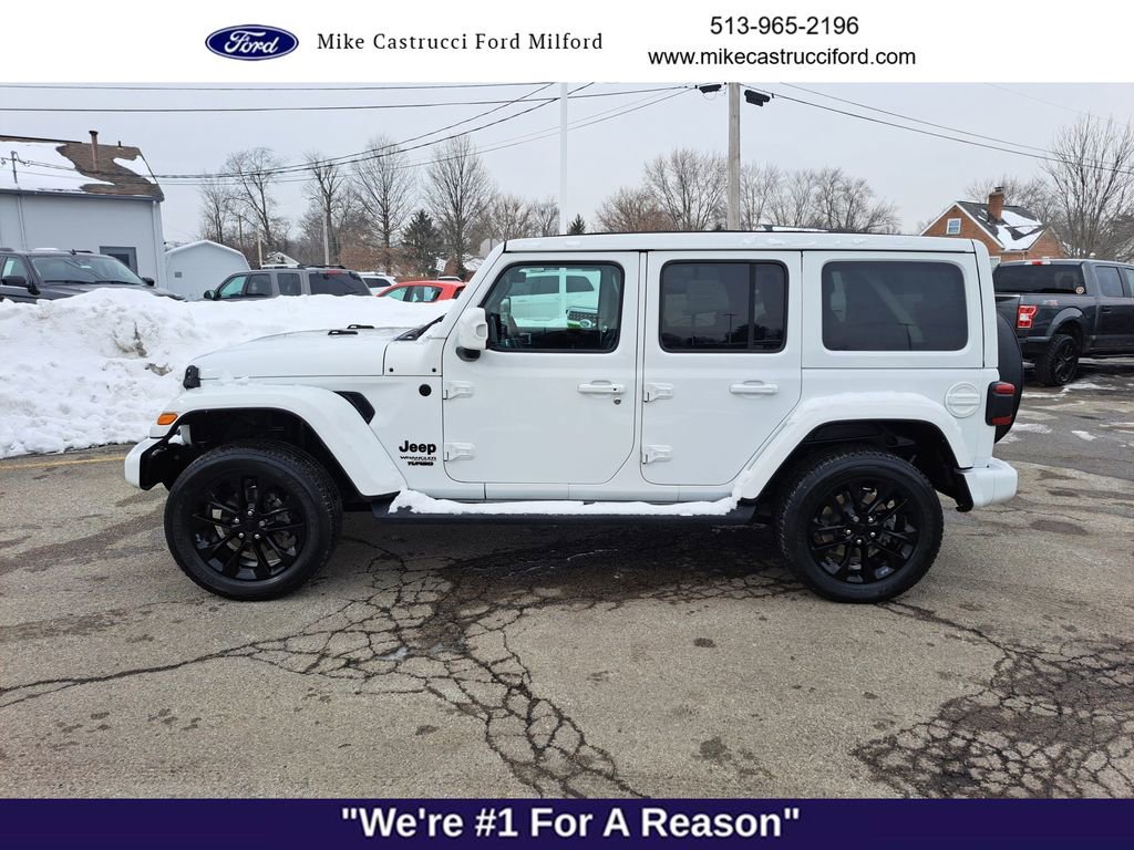 Used 2022 Jeep Wrangler Unlimited Sahara image 2