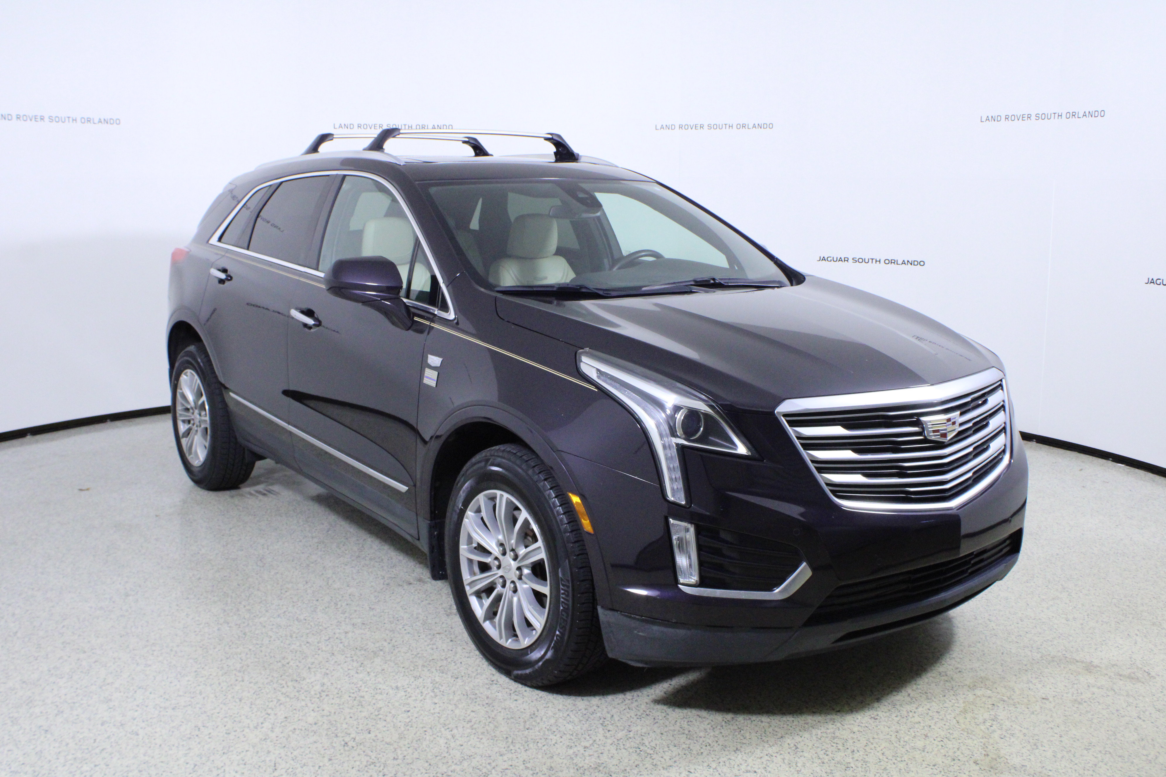 Used 2018 Cadillac XT5 Luxury w/ Driver Awareness Package image 3