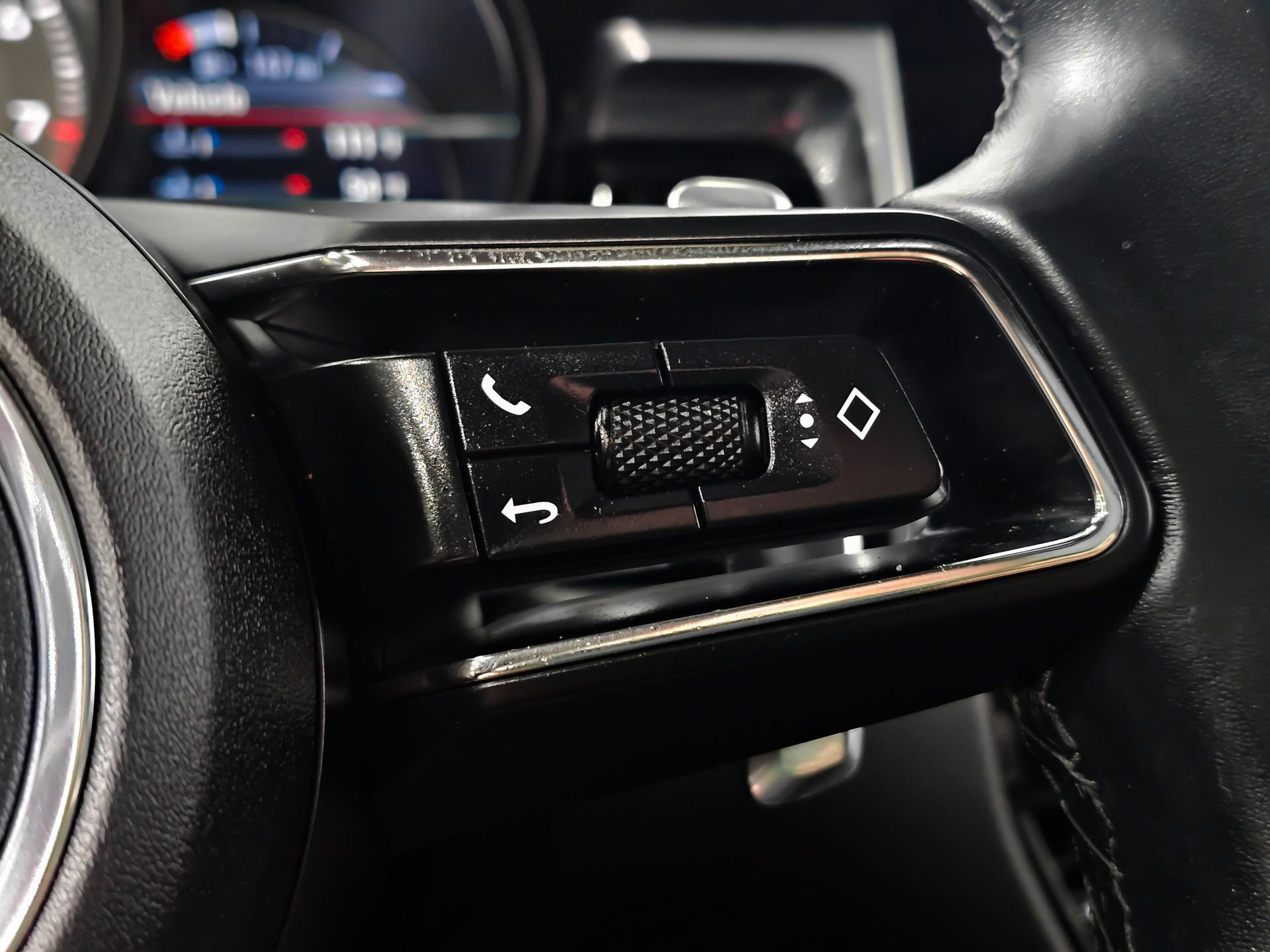 Used 2024 Porsche Macan Turbo image 19