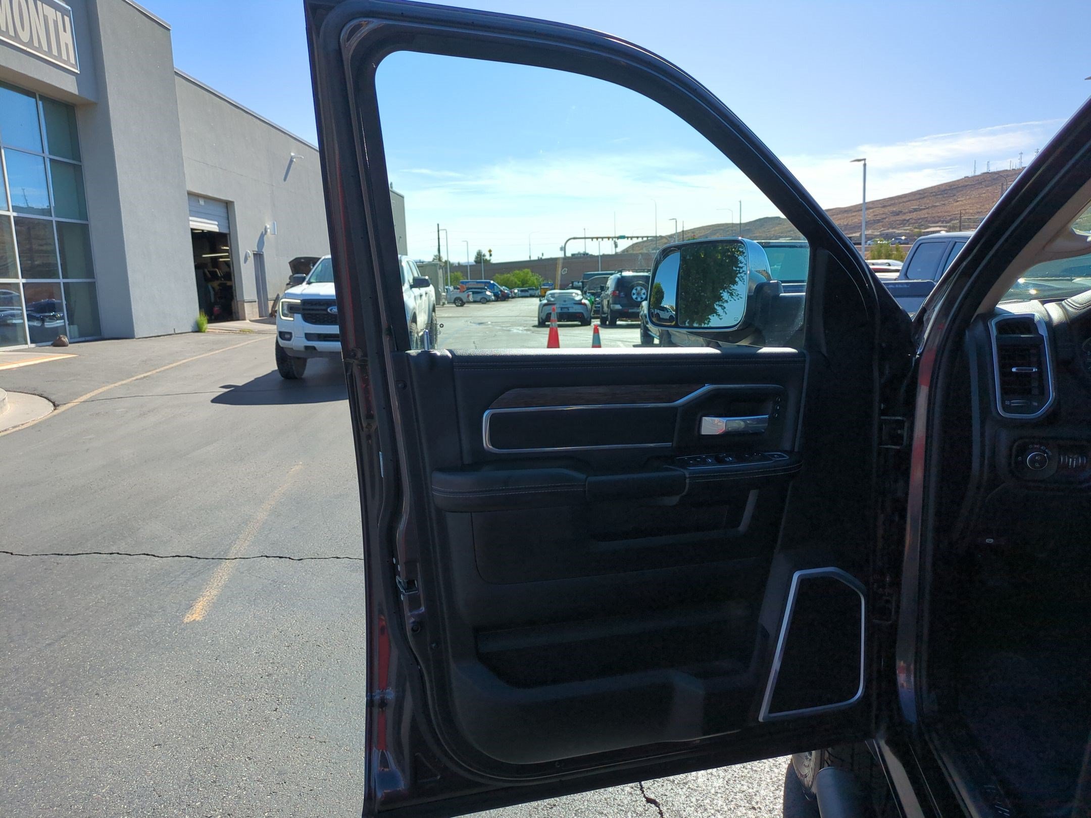 Used 2019 RAM 3500 Laramie AWD/4WD image 12