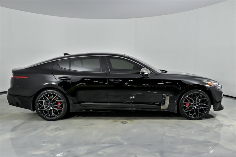 Used 2022 Kia Stinger GT2 AWD/4WD image 14