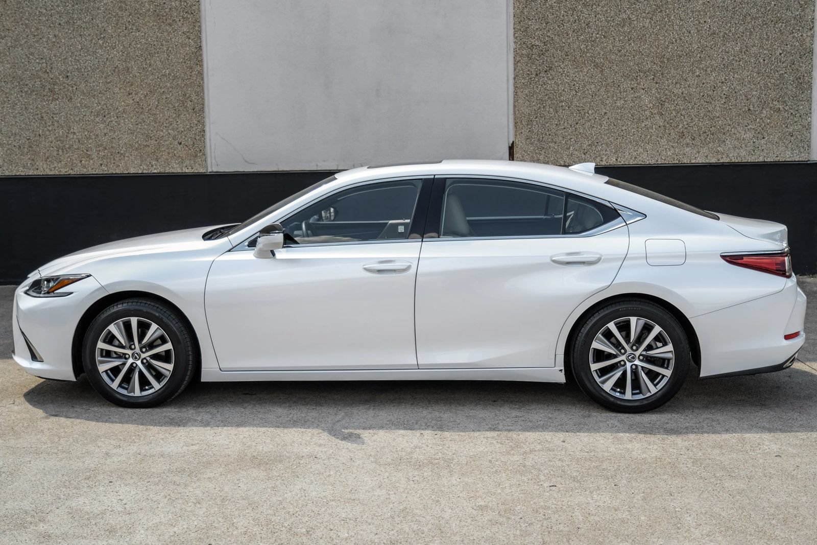 Used 2020 Lexus ES 350 w/ Premium Package FWD image 11