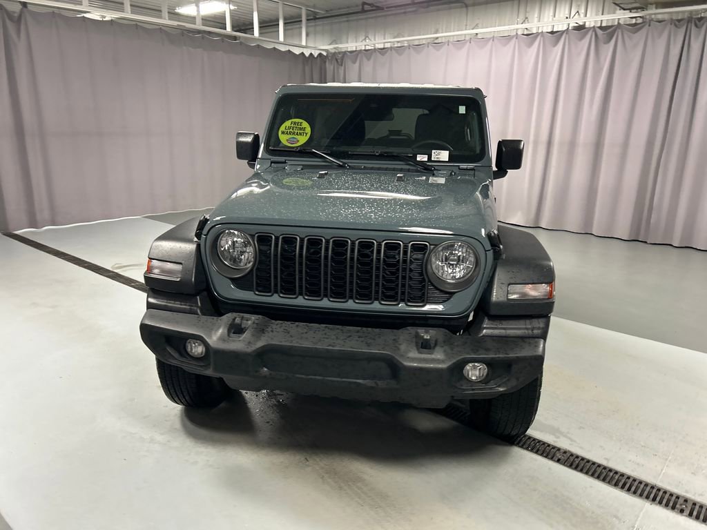 Used 2024 Jeep Wrangler Unlimited Sport AWD/4WD image 2