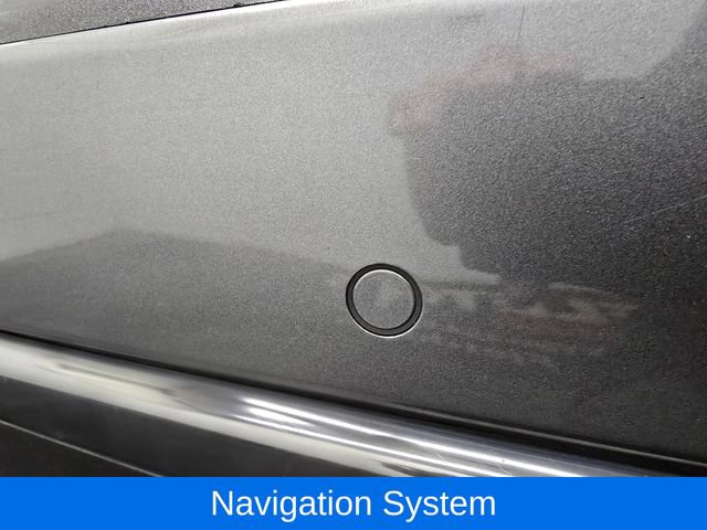 Used 2022 GMC Yukon XL AT4 w/ Technology Package AWD/4WD image 11
