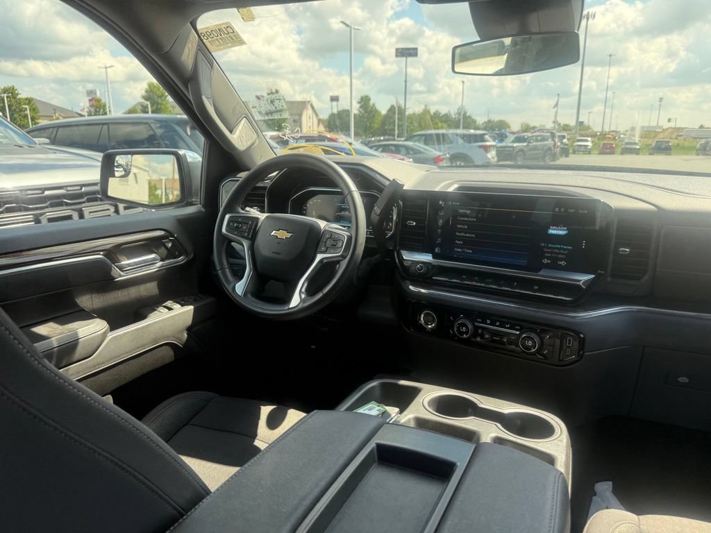 Used 2023 Chevrolet Silverado 1500 LT AWD/4WD image 45