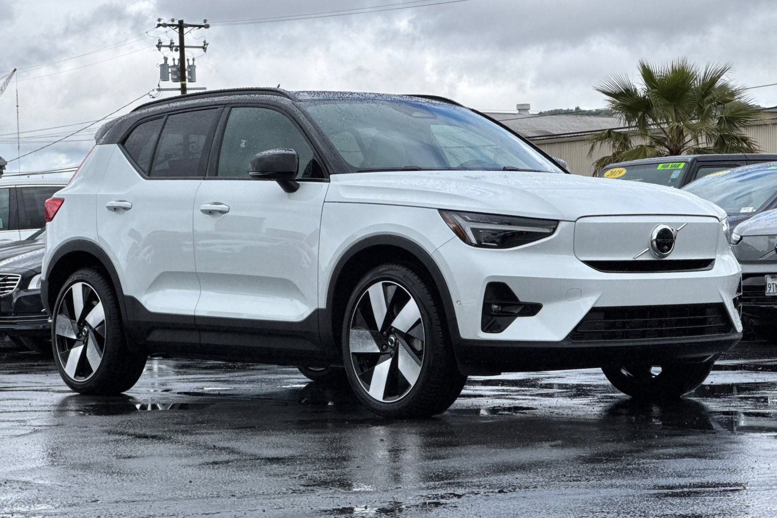 New 2026 Volvo EX40 Plus w/ Climate Package image 9