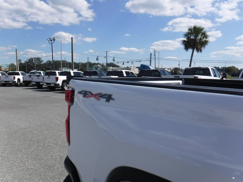 Used 2023 Chevrolet Silverado 2500 Custom w/ Custom Convenience Package image 5