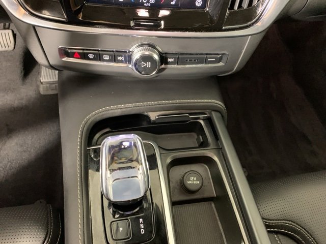 Used 2024 Volvo V90 B6 Cross Country Ultimate w/ Protection Package Premier image 12