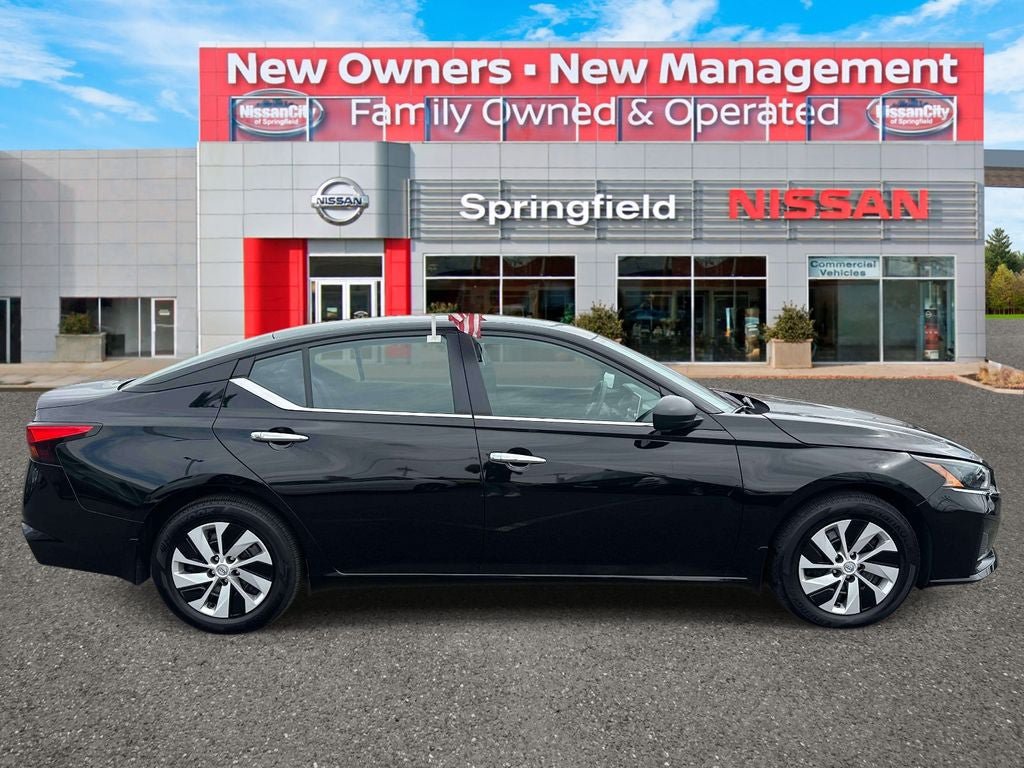 Used 2025 Nissan Altima 2.5 S FWD image 4