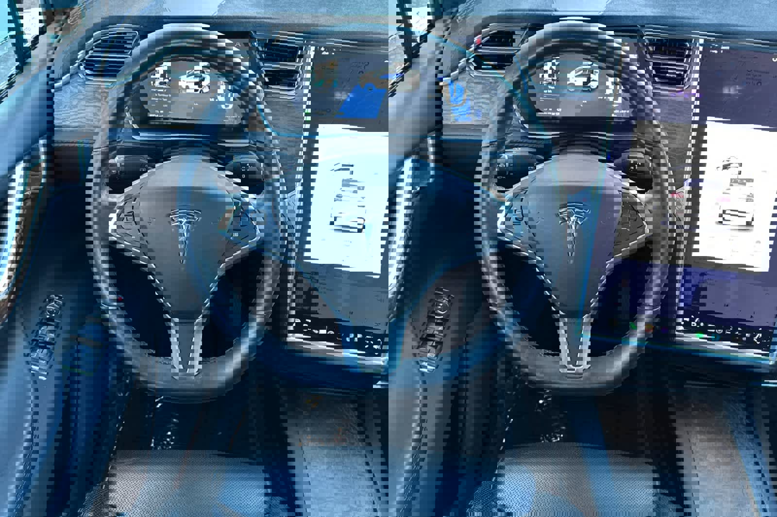 Used 2017 Tesla Model X image 15